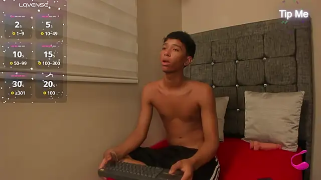 Little_Twink19x webcam