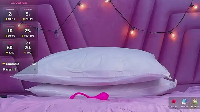curvybuffgirllll webcam