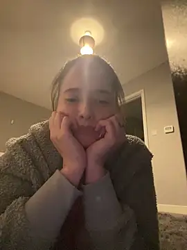 Poppylooloo webcam