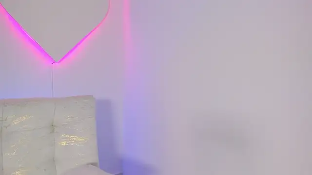 LiaCampbell_ webcam