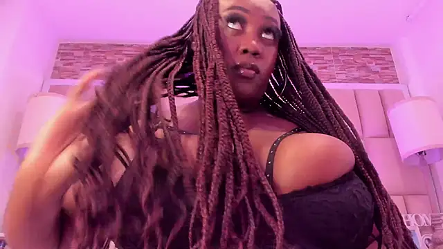 ShaniaBrownn webcam