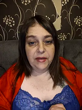 HousewifeMilf_Courtney webcam
