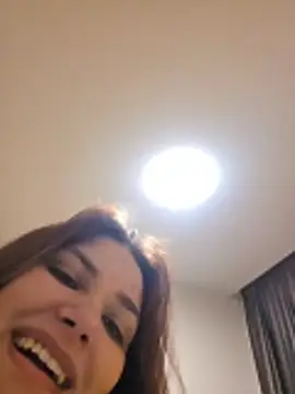 Webcam Model (MiaRides19)  is live.Free join now!
