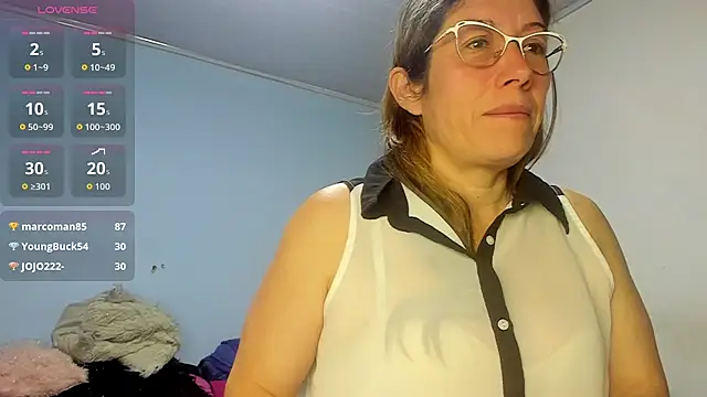 kaylaMinov_ webcam