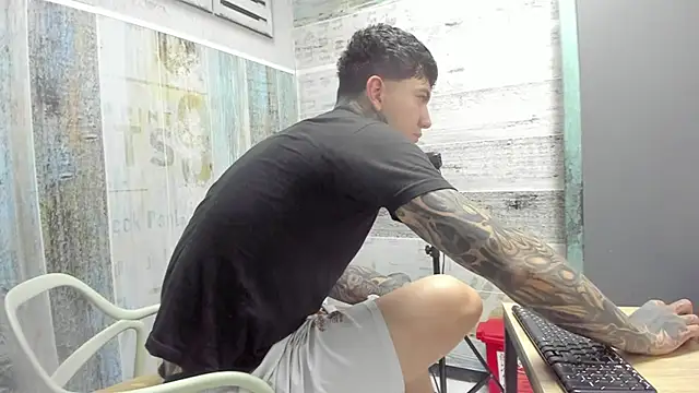 Gury_tattoo webcam