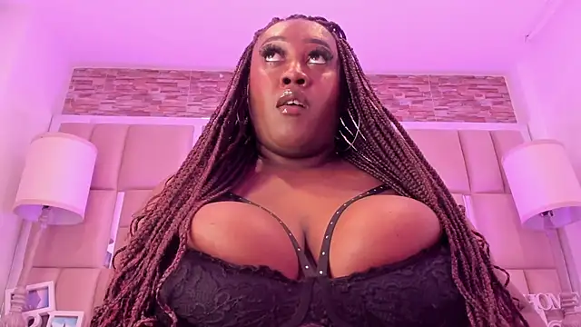 ShaniaBrownn webcam