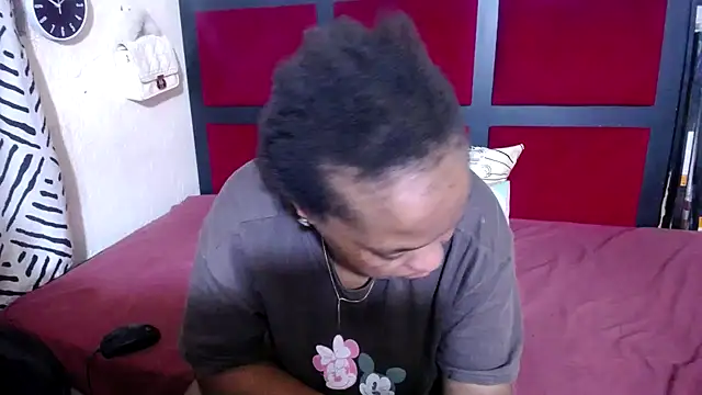 MaximTease24 webcam