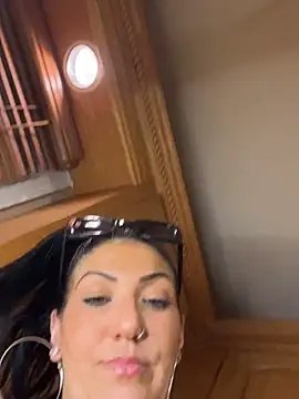 LittleMissEeve webcam
