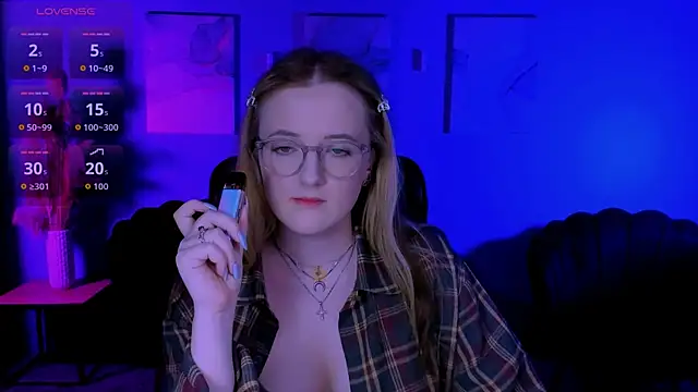 luna_berryy webcam