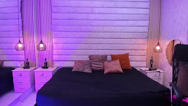 VictoriaaBlair webcam