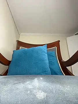 LilaRvsh webcam