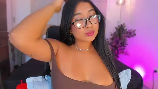 BellaHarllow webcam