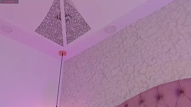 saraa_joness_ webcam