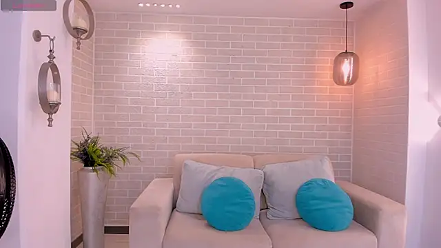 MollyJones_ webcam