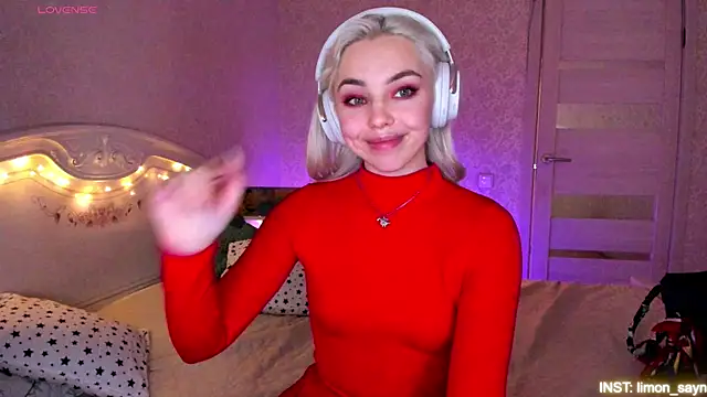 LillyMoure_ webcam