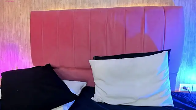 Kendra_kobein webcam