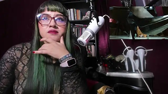 MeGoddesSara webcam