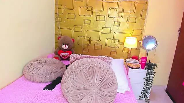 Julia_Haye webcam