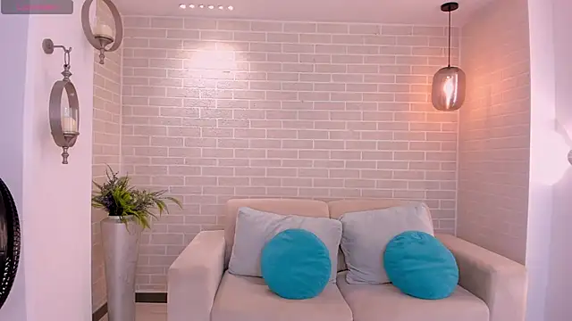 MollyJones_ webcam