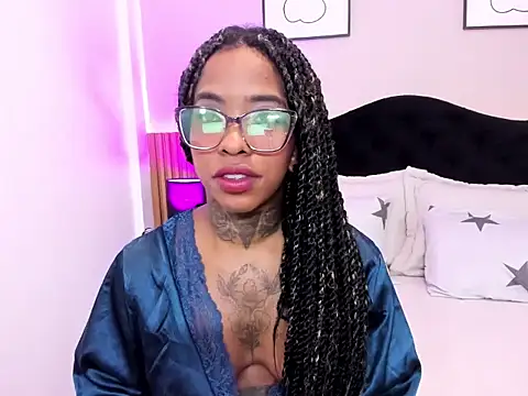 Pauline_Fox webcam