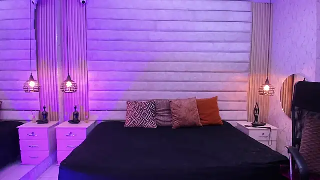 VictoriaaBlair webcam