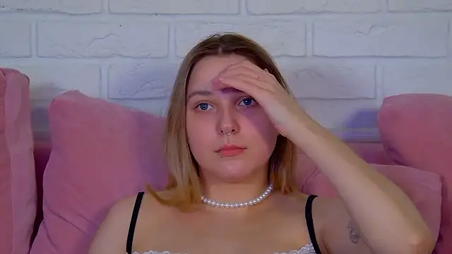 TinnaBurton webcam