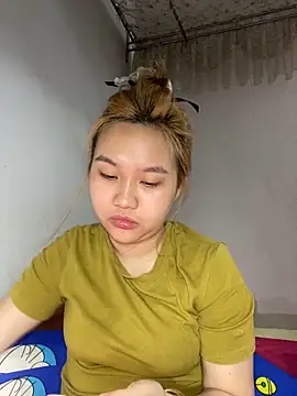 Almira6868 webcam