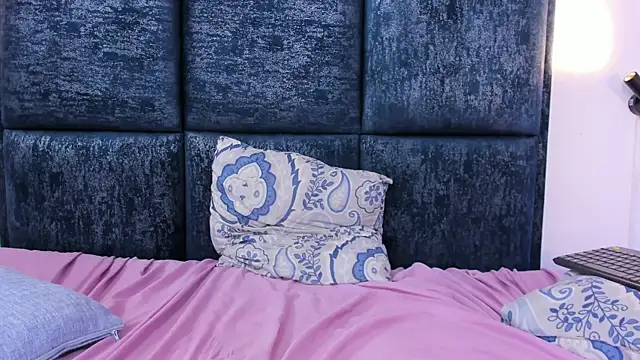 Lulu_Sanchez webcam