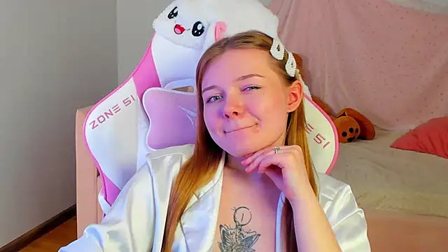 ElinaVale webcam