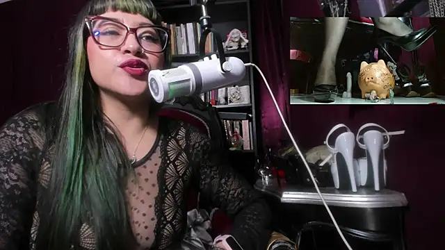 MeGoddesSara webcam