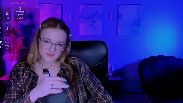 luna_berryy webcam