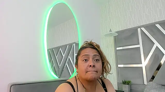 MonzerratBoyer webcam