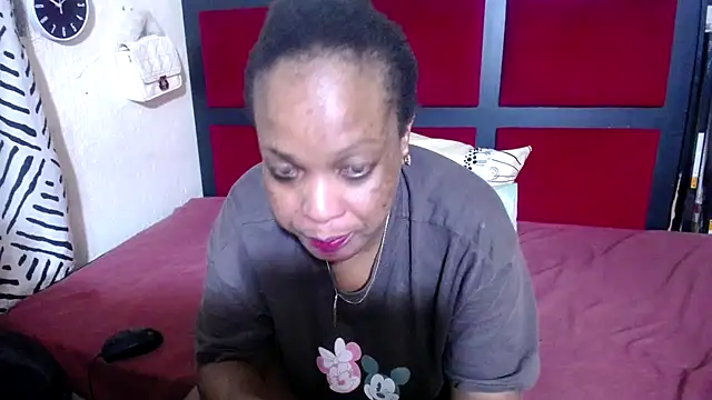 MaximTease24 webcam