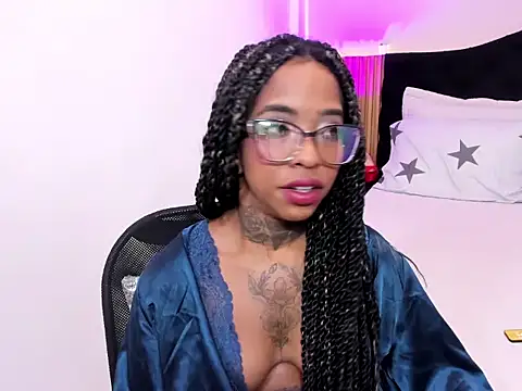 Pauline_Fox webcam