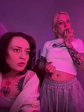 Dooubletroublee webcam