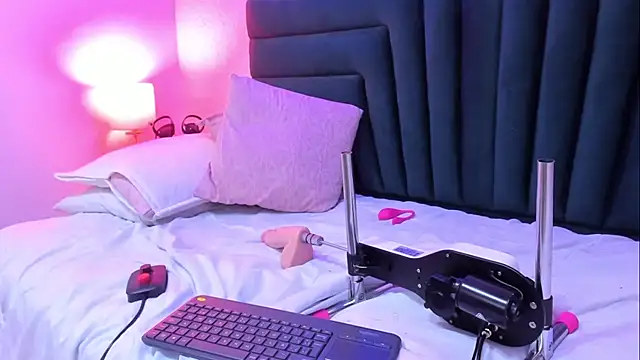 VictoriaRouge_ webcam