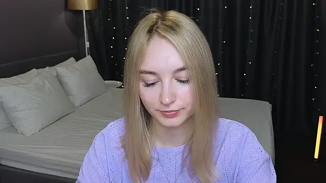 Shy_Polly webcam