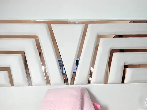 MiaKleinX webcam