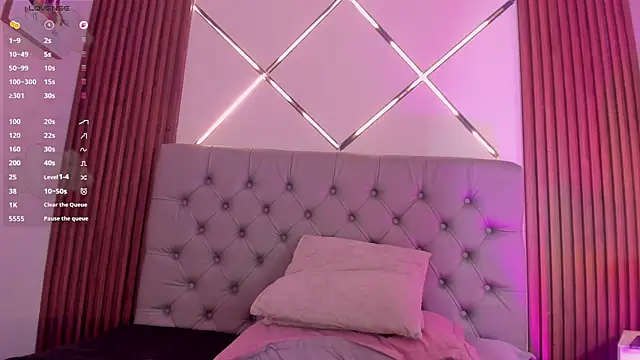 LunaaHarper webcam