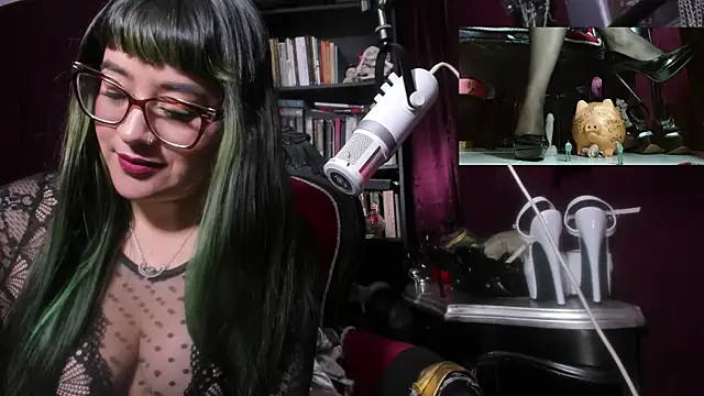 MeGoddesSara webcam