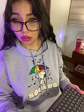 KateVailXO webcam