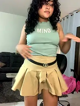 Webcam Model (ladulcemary_) is live