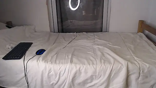 SweetJoy696 webcam