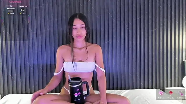 NicolAdams_ webcam
