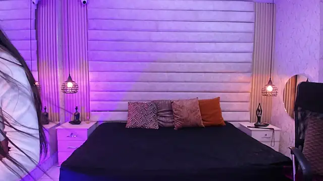 VictoriaaBlair webcam