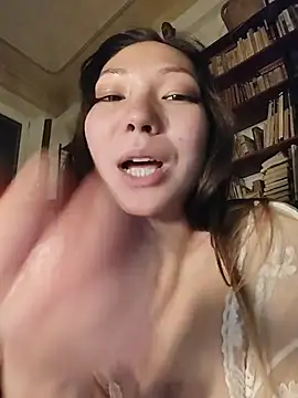 LoveFoxyQueen webcam
