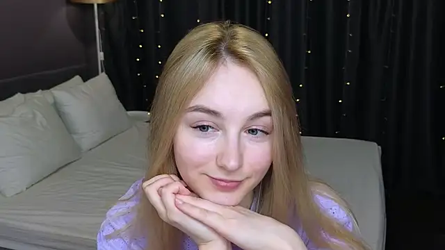 Shy_Polly webcam