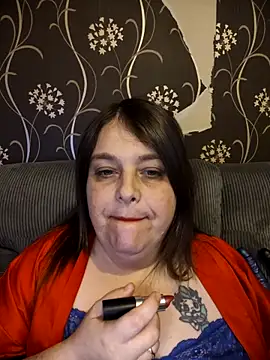 HousewifeMilf_Courtney webcam