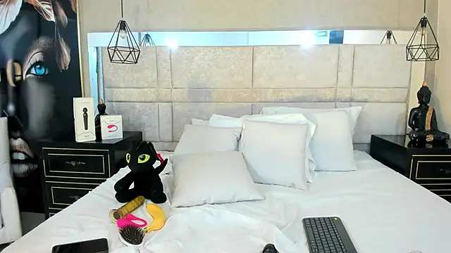 SamaanthaMiller webcam