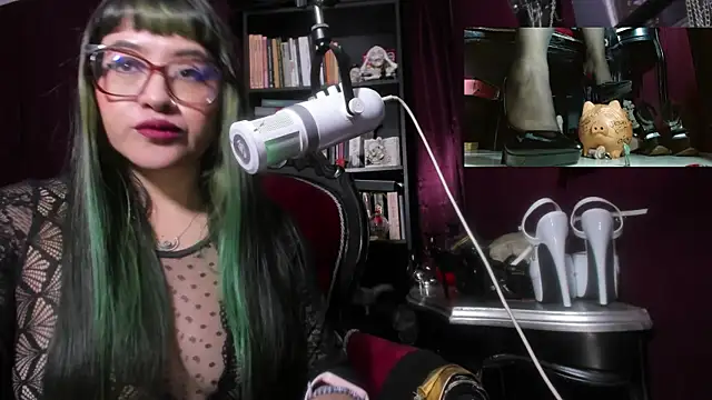 MeGoddesSara webcam